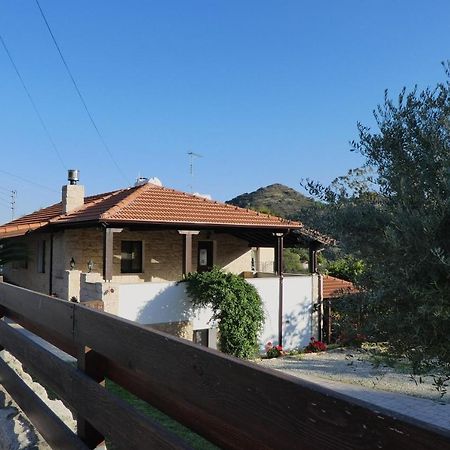 Lola'S Cottage & Garden Kalokhorio Екстериор снимка