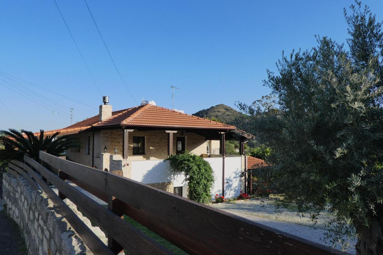Lola'S Cottage & Garden Kalokhorio Екстериор снимка