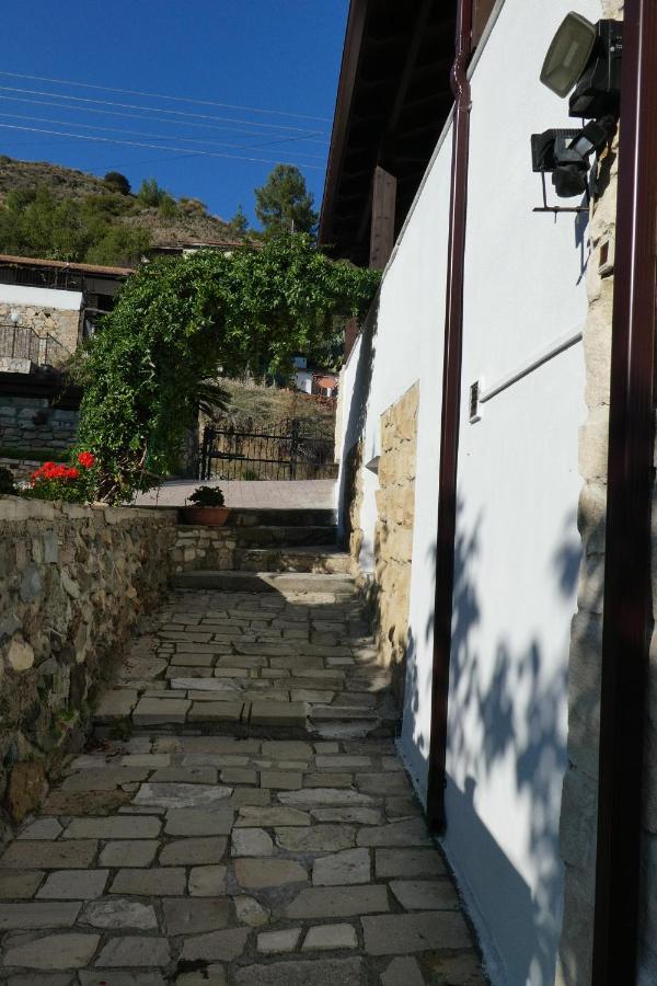 Lola'S Cottage & Garden Kalokhorio Екстериор снимка
